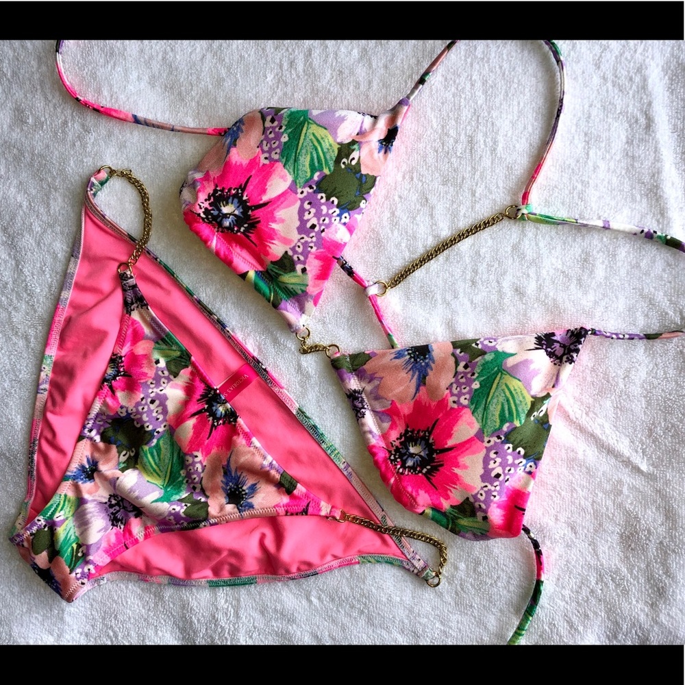 Victoria’s Secret bikini